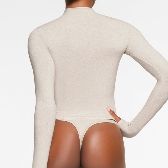 Skims Cotton Jersey Turtleneck Top Long Sleeves Heather Oatmeal NWT - Picture 12 of 12